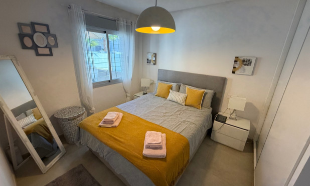 Resale - Apartment / flat - Orihuela Costa - La Florida