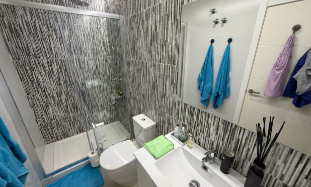 Resale - Apartment / flat - Orihuela Costa - La Florida