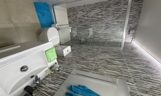 Resale - Apartment / flat - Orihuela Costa - La Florida