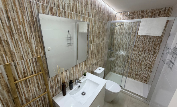 Resale - Apartment / flat - Orihuela Costa - La Florida