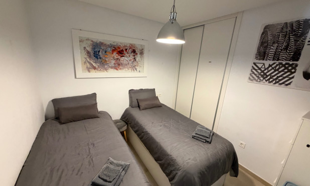 Resale - Apartment / flat - Orihuela Costa - La Florida