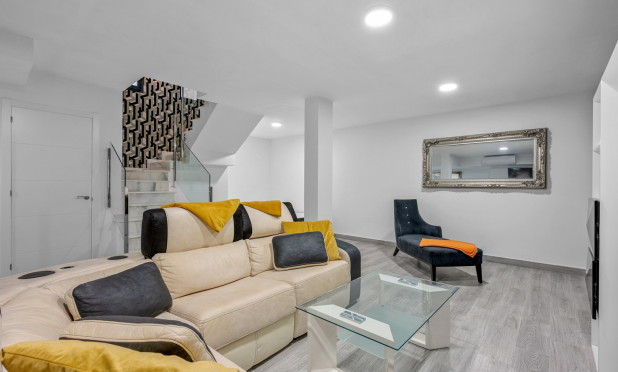 Revente - Villa - Orihuela Costa