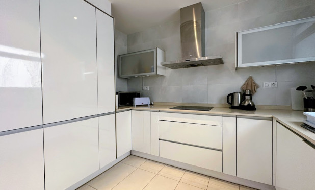 Wiederverkauf - Wohnung - Orihuela Costa - La Zenia