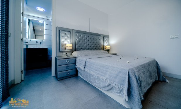 Herverkoop - Villa - Orihuela Costa - Villamartín