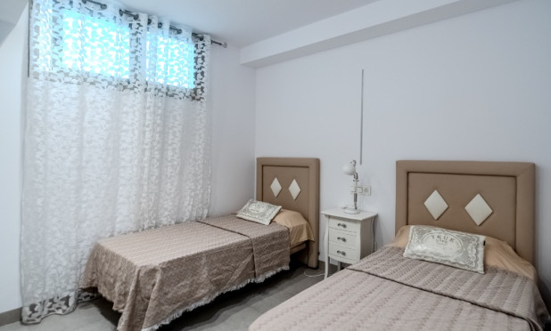 Herverkoop - Villa - Orihuela Costa - Villamartín