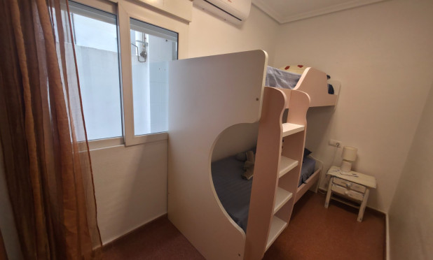 Wiederverkauf - Wohnung - Torrevieja - Paseo maritimo