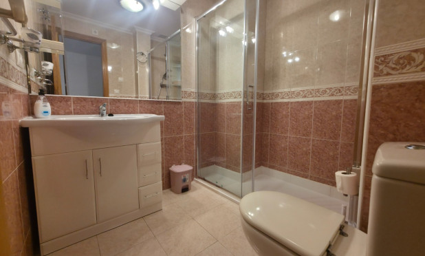 Wiederverkauf - Wohnung - Torrevieja - Paseo maritimo