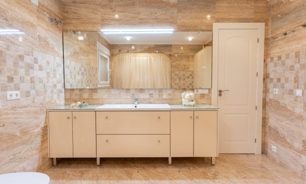 Reventa - Villa - Torrevieja - Los Balcones