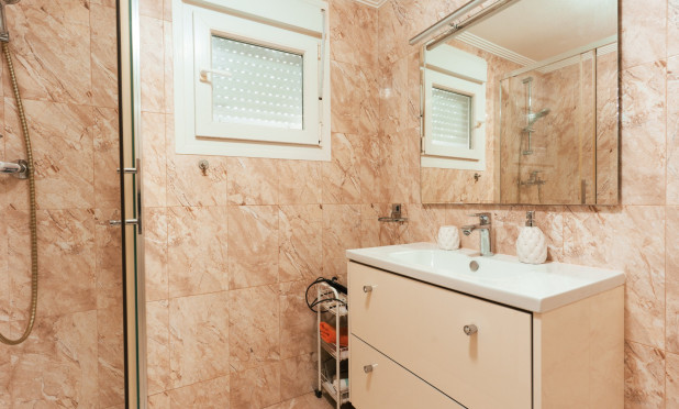 Reventa - Villa - Torrevieja - Los Balcones