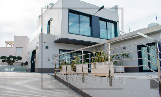 Herverkoop - Villa - San Miguel de Salinas - Urbanizaciones