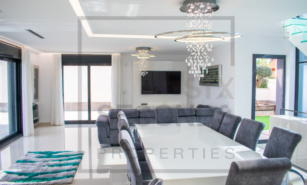 Herverkoop - Villa - San Miguel de Salinas - Urbanizaciones