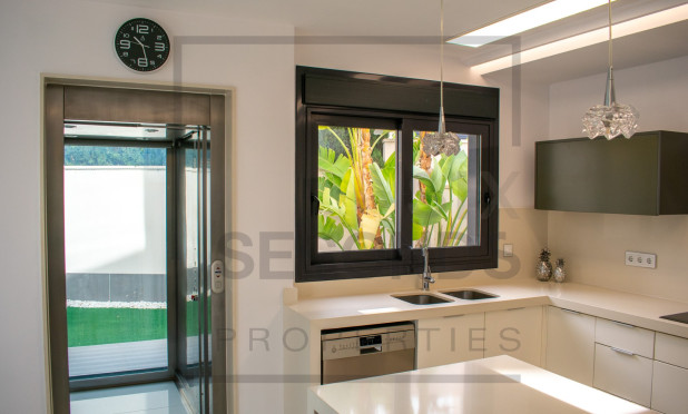 Herverkoop - Villa - San Miguel de Salinas - Urbanizaciones