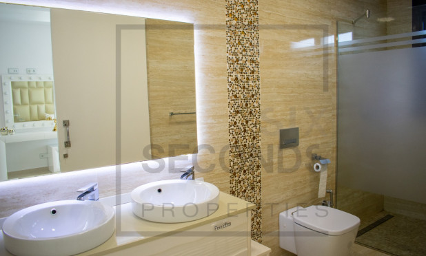 Herverkoop - Villa - San Miguel de Salinas - Urbanizaciones