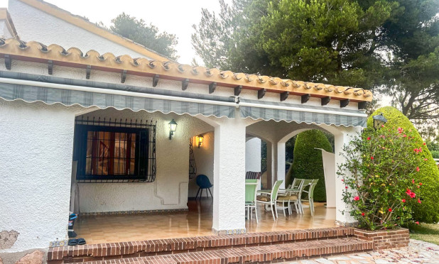 Wiederverkauf - Villa - Orihuela Costa - Punta Prima