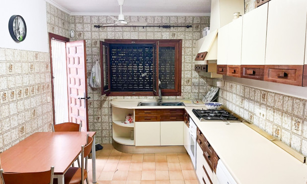 Wiederverkauf - Villa - Orihuela Costa - Punta Prima