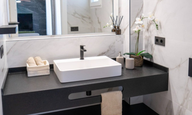 Odsprzedaż - Mieszkanie w bloku - Orihuela Costa - La Zenia