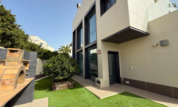 Odsprzedaż - Villa - San Miguel de Salinas