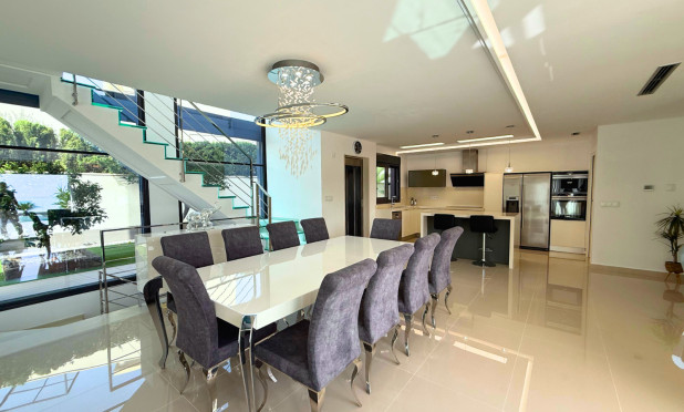 Odsprzedaż - Villa - San Miguel de Salinas