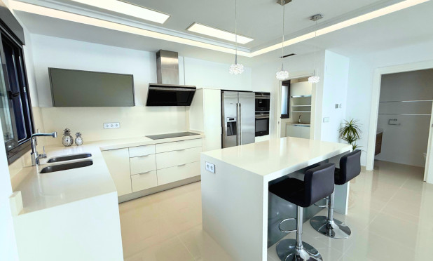 Odsprzedaż - Villa - San Miguel de Salinas