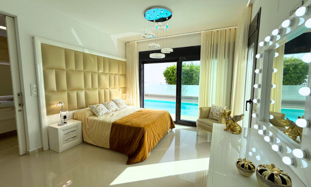 Odsprzedaż - Villa - San Miguel de Salinas