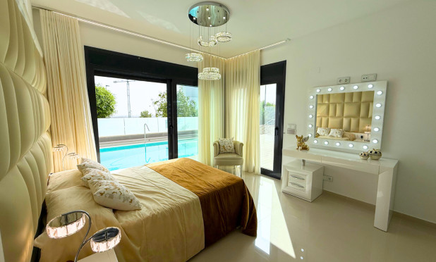 Odsprzedaż - Villa - San Miguel de Salinas