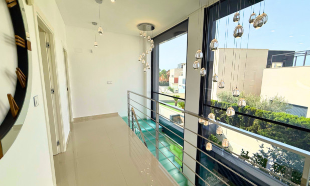 Odsprzedaż - Villa - San Miguel de Salinas