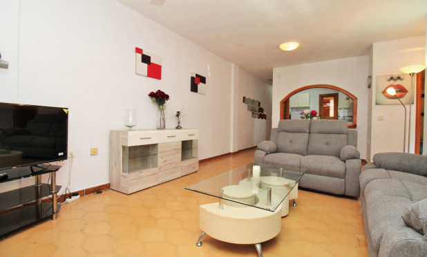 Resale - Apartment / flat - Villamartín