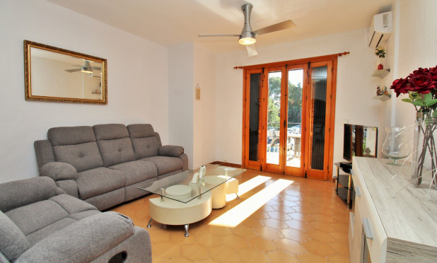 Resale - Apartment / flat - Villamartín