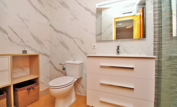 Resale - Apartment / flat - Villamartín