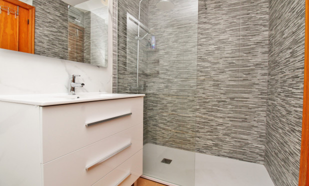 Resale - Apartment / flat - Villamartín