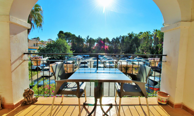 Resale - Apartment / flat - Villamartín