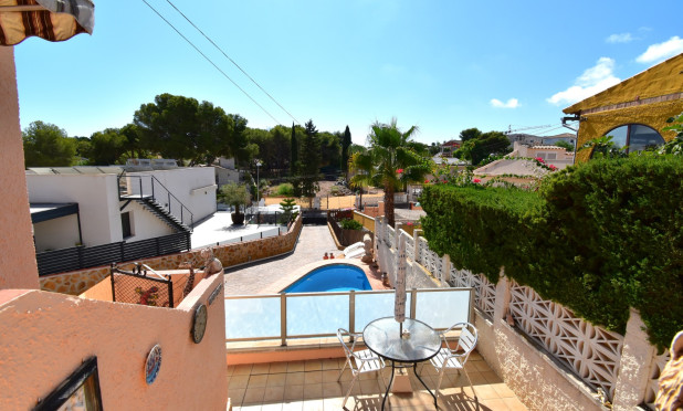 Revente - Villa (detached) - Orihuela Costa - Los Balcones