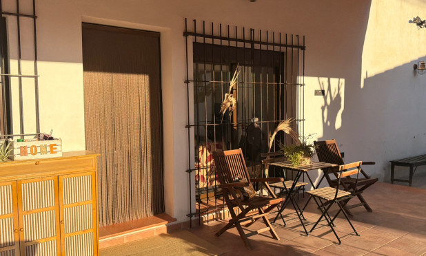 Resale - Villa - Dolores