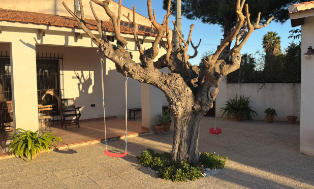 Resale - Villa - Dolores