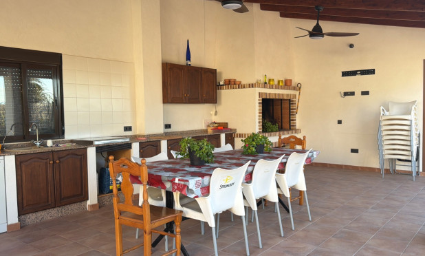 Resale - Villa - Dolores