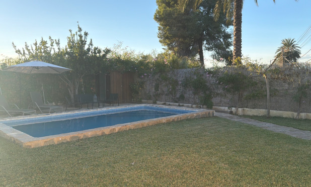 Resale - Villa - Dolores