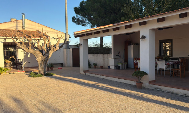 Resale - Villa - Dolores