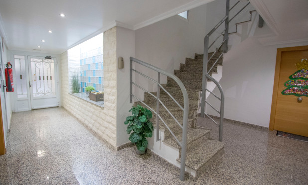 Odsprzedaż - Mieszkanie w bloku - Formentera del Segura