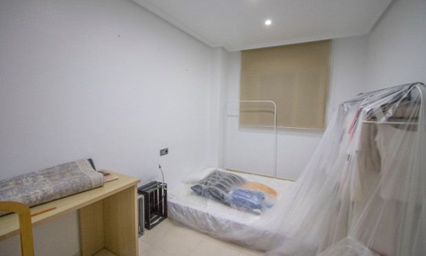 Odsprzedaż - Mieszkanie w bloku - Formentera del Segura