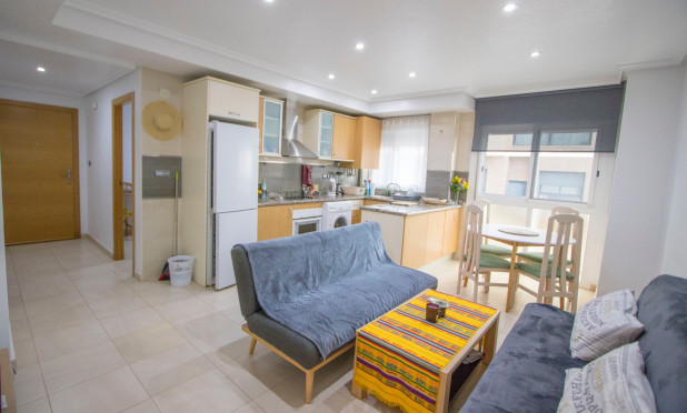 Odsprzedaż - Mieszkanie w bloku - Formentera del Segura