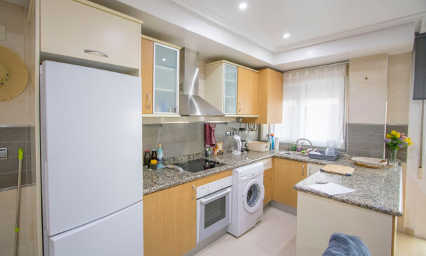 Odsprzedaż - Mieszkanie w bloku - Formentera del Segura