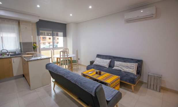 Odsprzedaż - Mieszkanie w bloku - Formentera del Segura