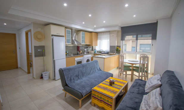 Odsprzedaż - Mieszkanie w bloku - Formentera del Segura