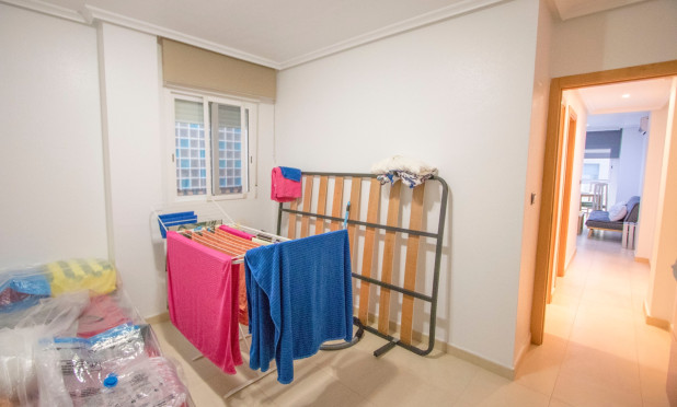 Odsprzedaż - Mieszkanie w bloku - Formentera del Segura