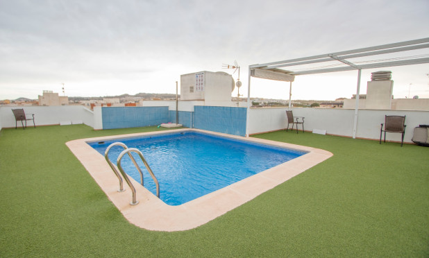 Odsprzedaż - Mieszkanie w bloku - Formentera del Segura