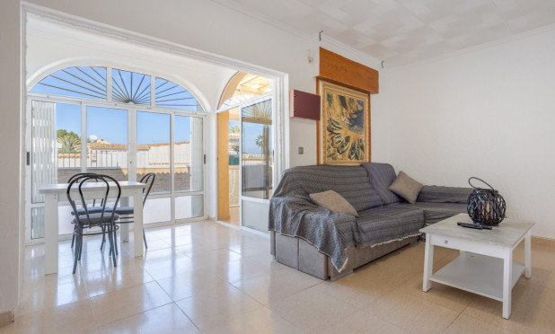 Resale - Villa - Torrevieja - Urbanización San Luis