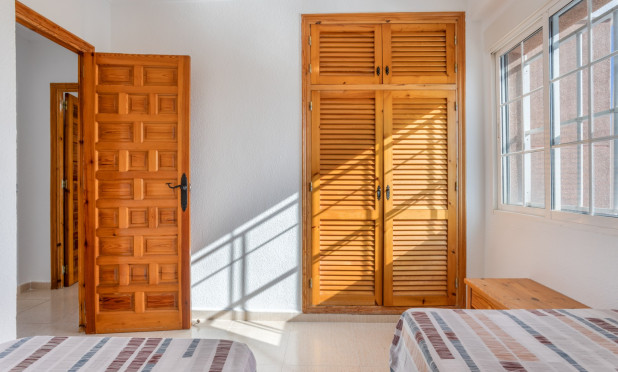 Resale - Villa - Torrevieja - Urbanización San Luis