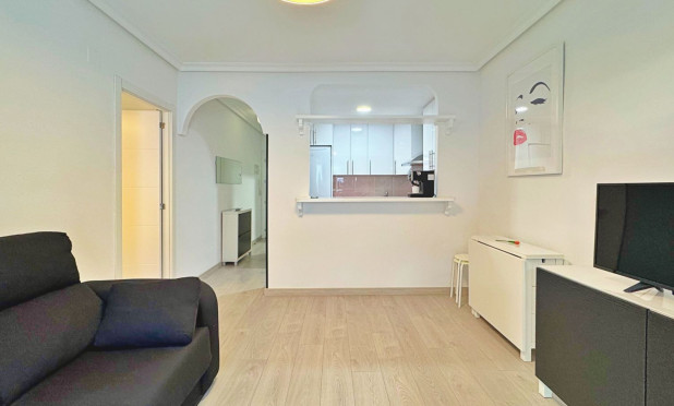 Resale - Apartment / flat - Torrevieja - La Mata