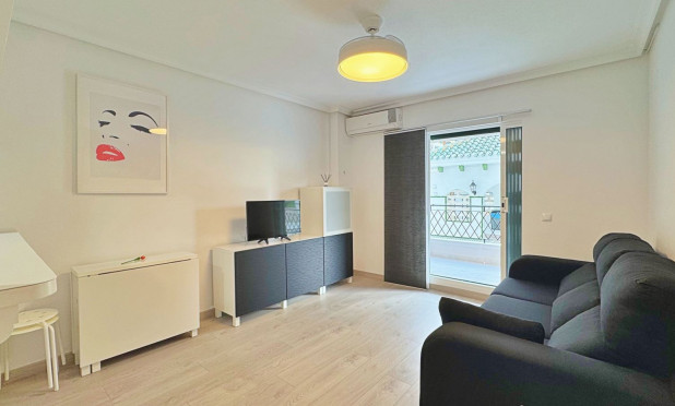 Resale - Apartment / flat - Torrevieja - La Mata