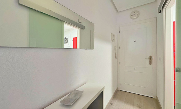 Resale - Apartment / flat - Torrevieja - La Mata